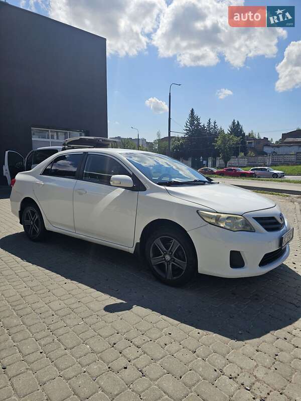 2011 toyota corolla