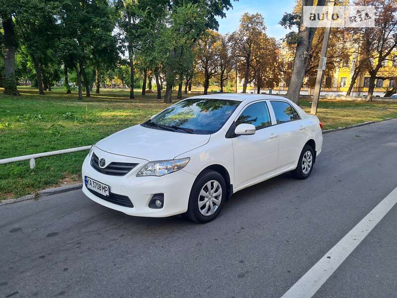 2012 toyota corolla