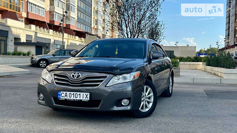 2010 toyota camry