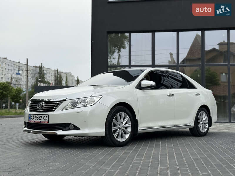 2012 toyota camry