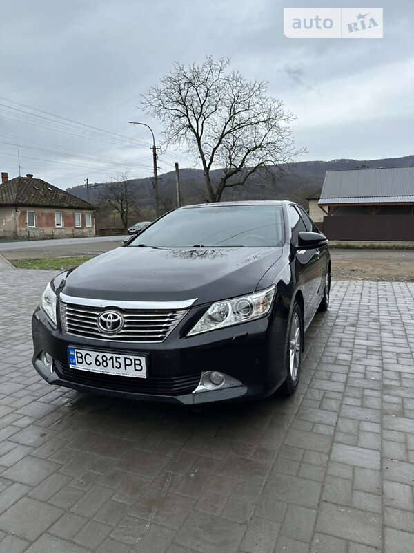 2012 toyota camry