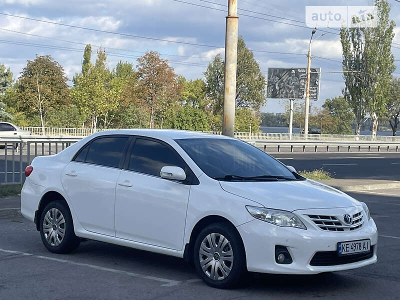 2012 toyota corolla