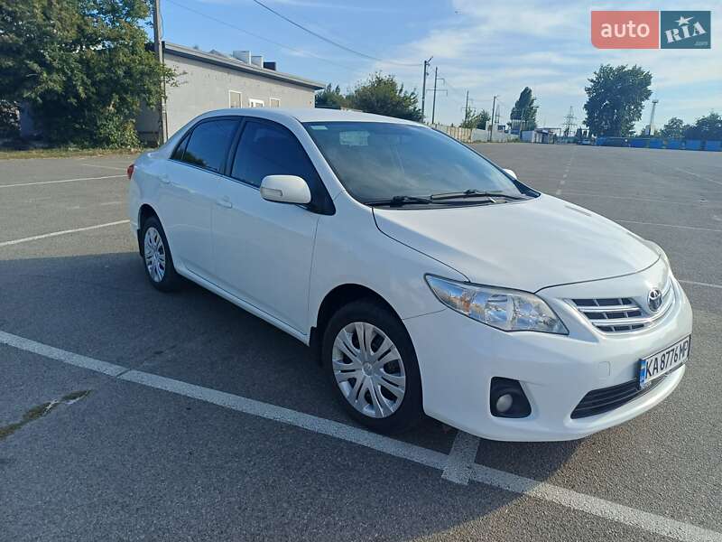 2012 toyota corolla
