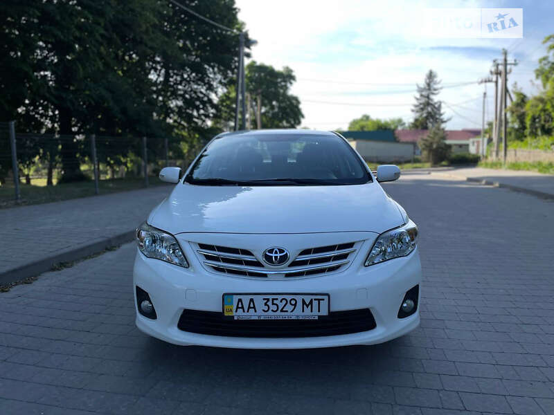 2013 toyota corolla