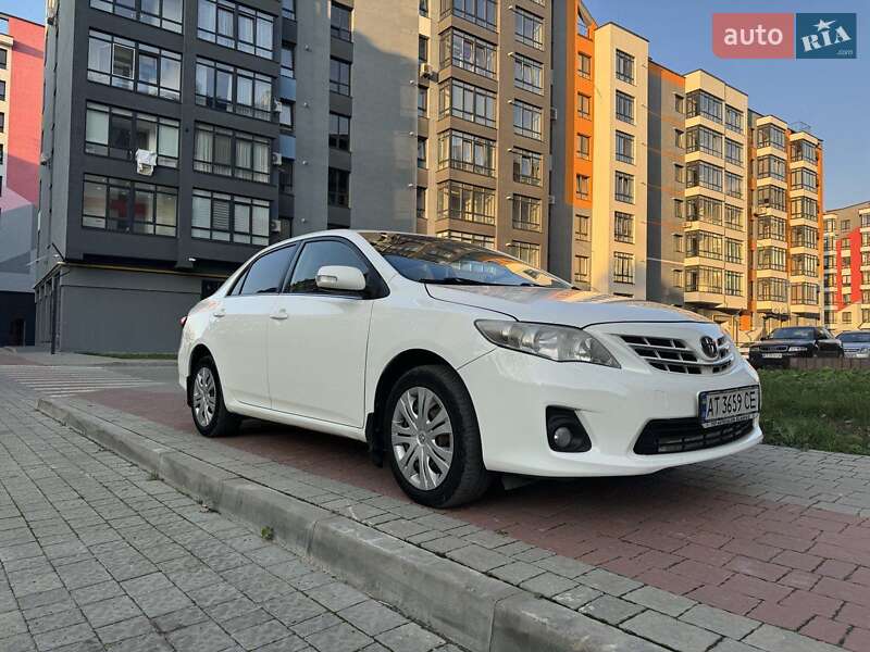 2012 toyota corolla