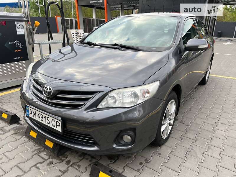 2010 toyota corolla