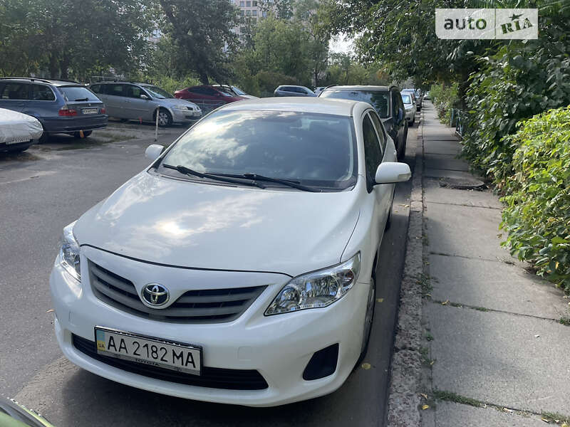 2011 toyota corolla