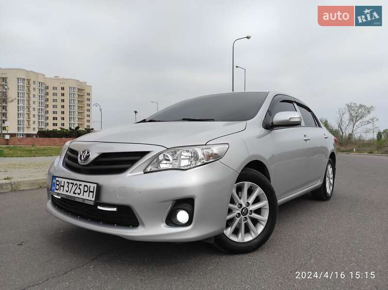2012 toyota corolla