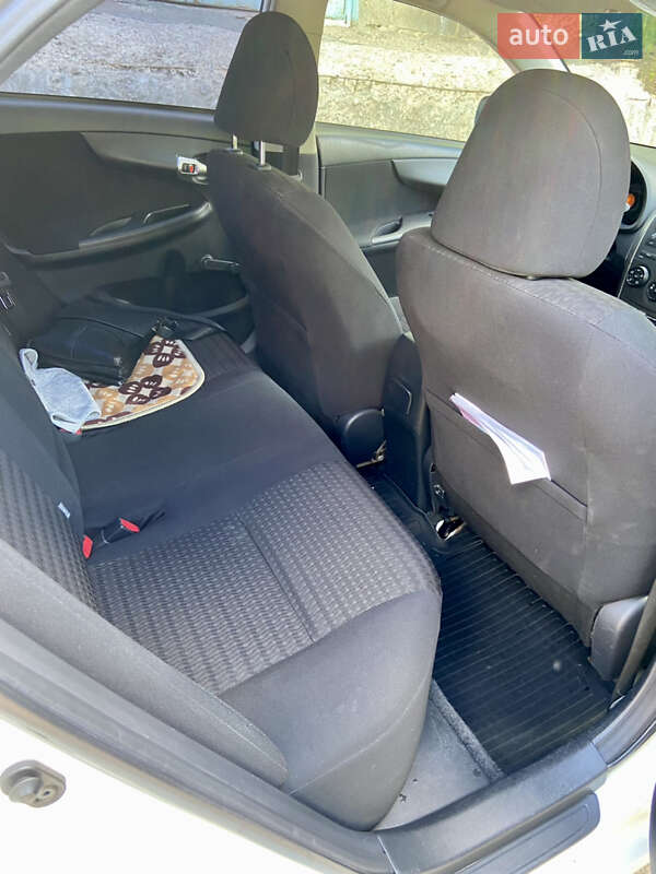 2011 toyota corolla