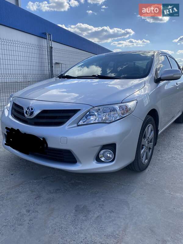 2013 toyota corolla