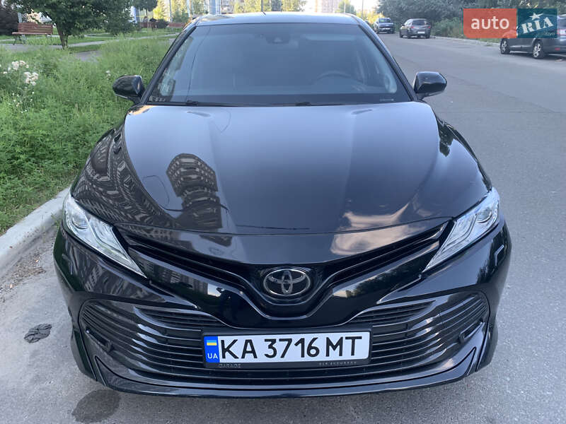 2020 toyota camry