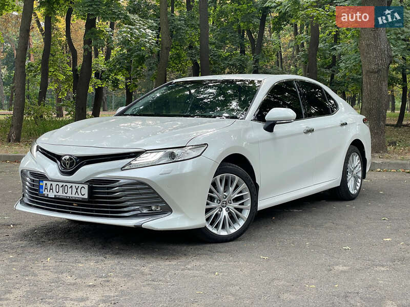 2020 toyota camry