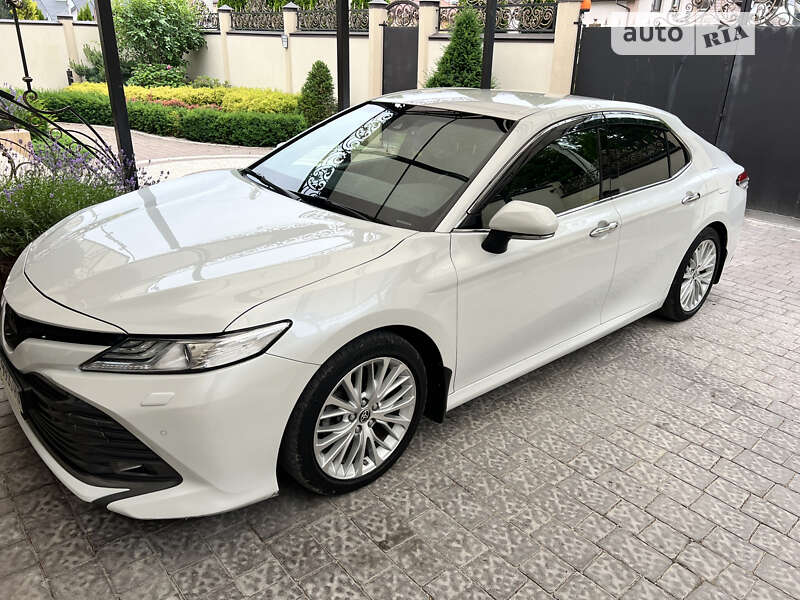 2020 toyota camry