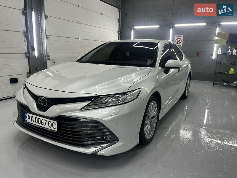 2020 toyota camry
