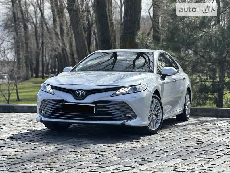 2020 toyota camry