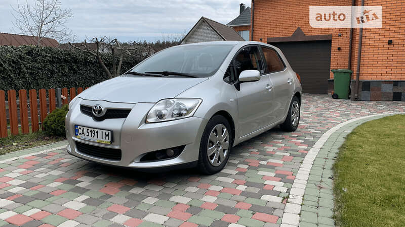 2007 toyota auris