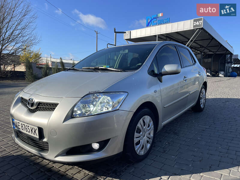 2006 toyota auris