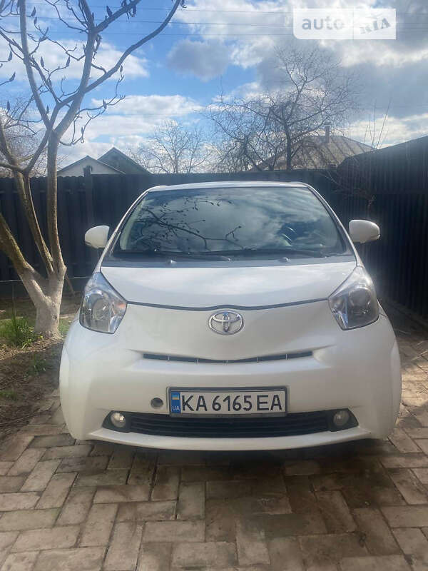 2009 toyota iq