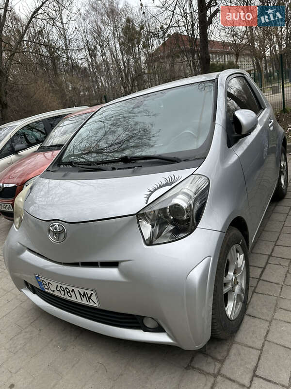 2009 toyota iq