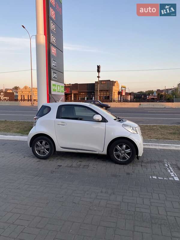 2009 toyota iq