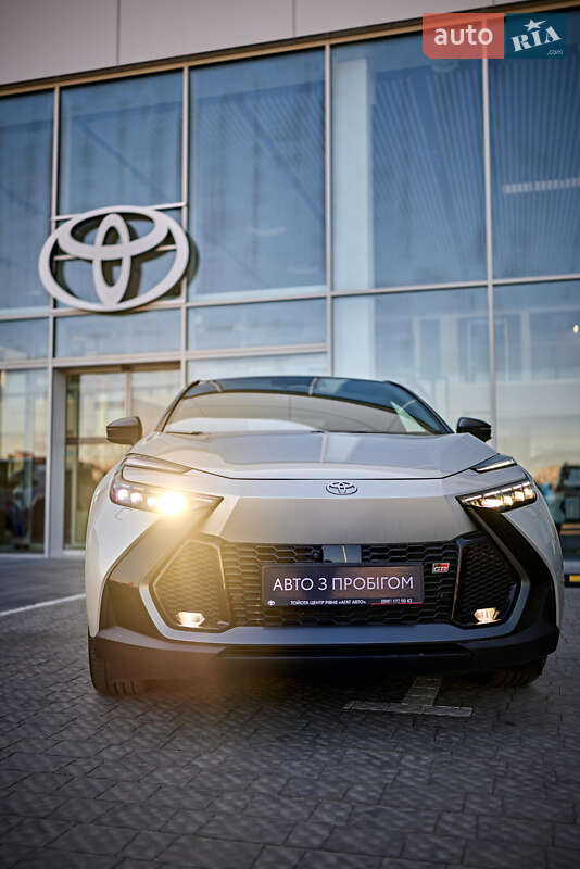 2023 toyota c-hr hybrid
