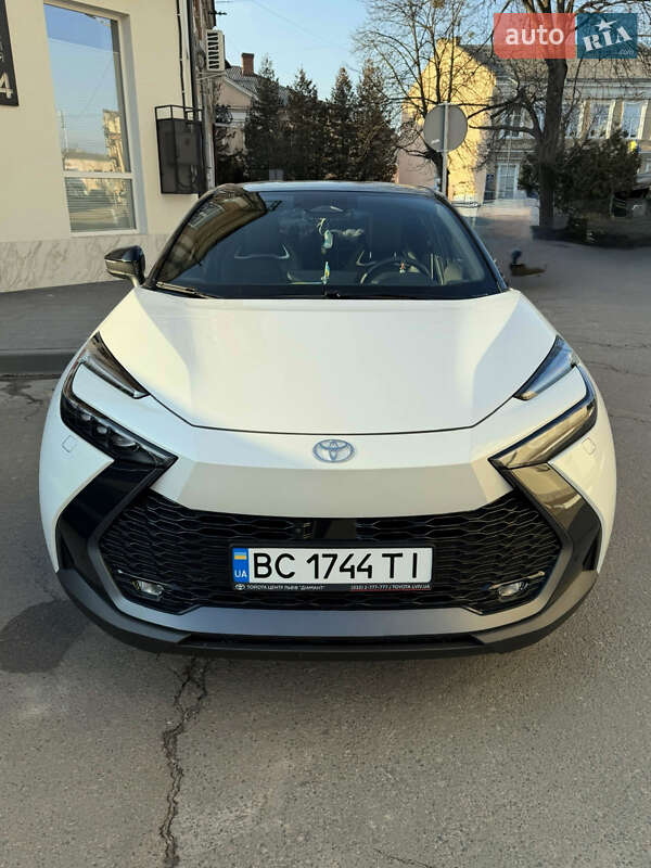 2024 toyota c-hr hybrid