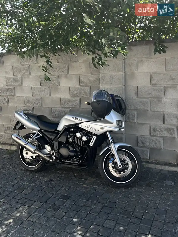 1999 yamaha fzs 600
