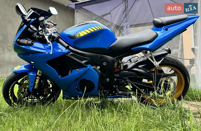 2004 yamaha yzf-r6