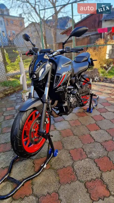 2022 yamaha mt 07