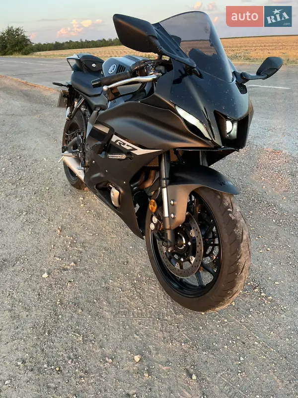 2024 yamaha yzf-r7