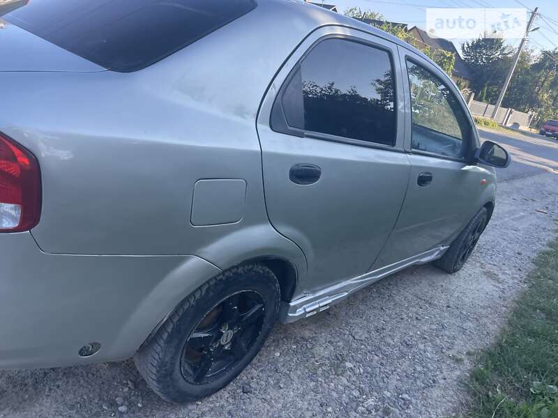 2004 chevrolet aveo