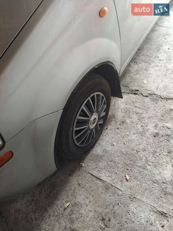 2004 chevrolet aveo