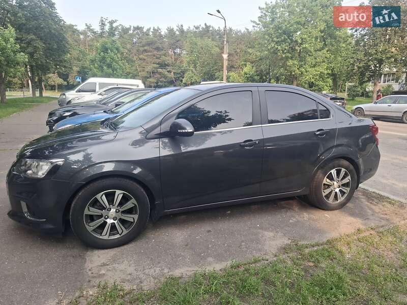2017 chevrolet aveo