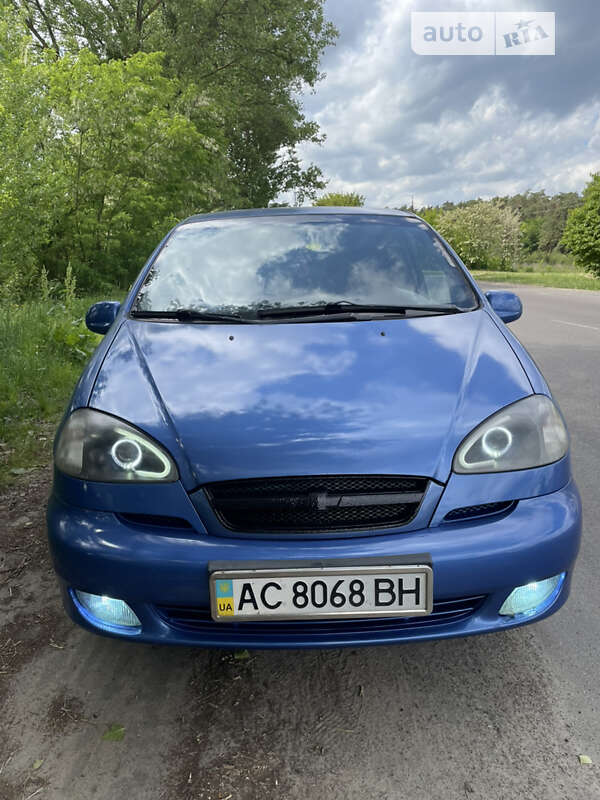 2004 chevrolet tacuma