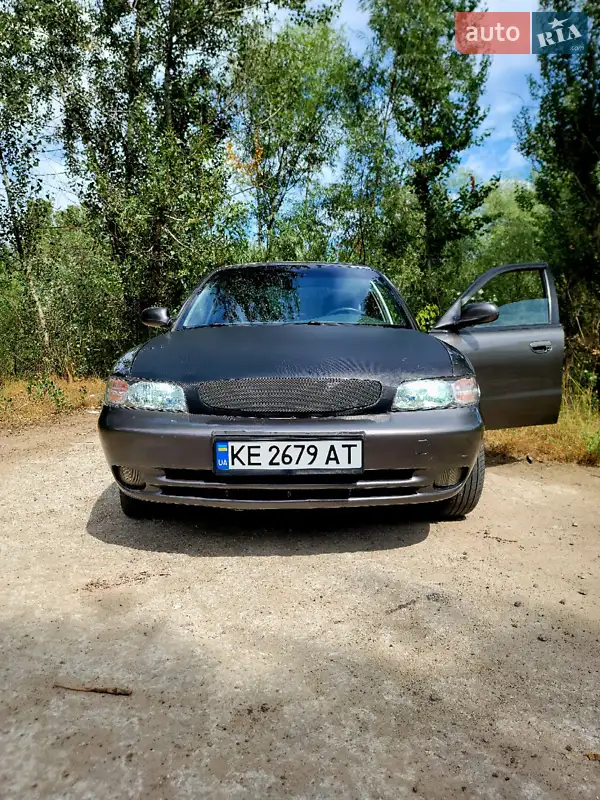1998 daewoo nubira