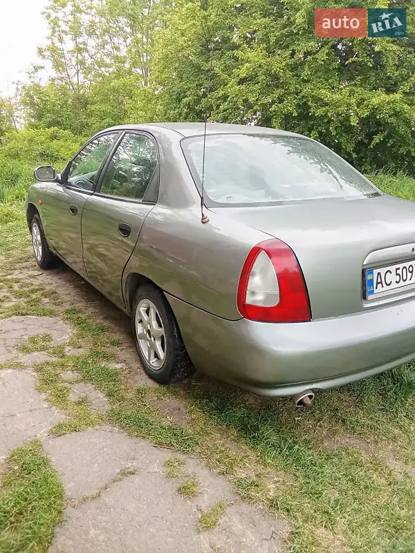 1998 daewoo nubira