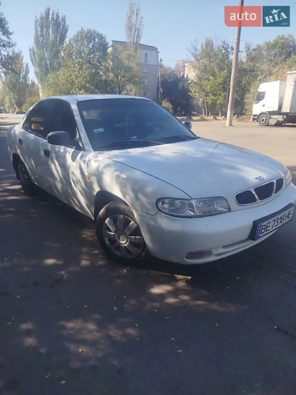 1998 daewoo nubira