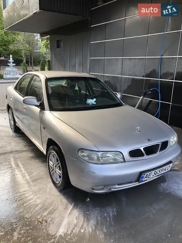1998 daewoo nubira