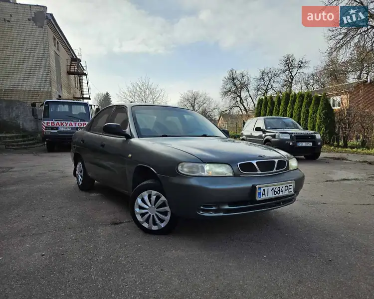 1998 daewoo nubira