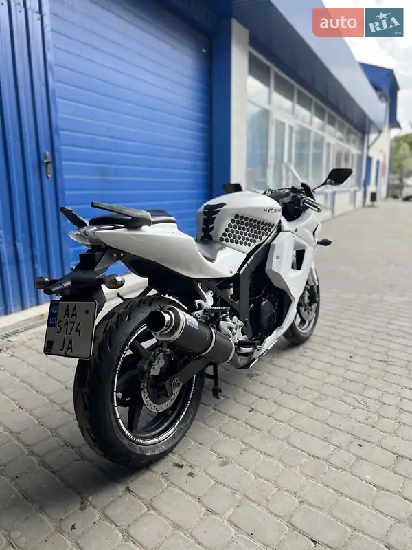 2010 hyosung gt 250r