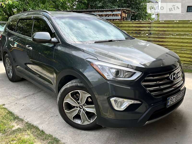 2014 hyundai grand santa fe