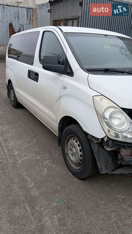 2008 hyundai h-1