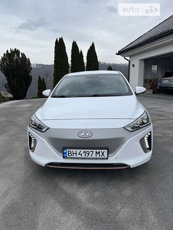 2019 hyundai ioniq