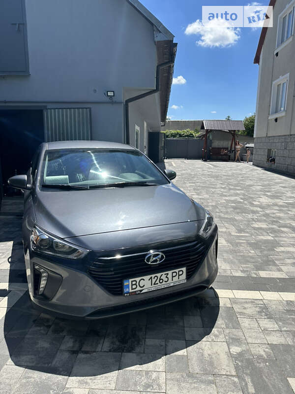 2017 hyundai ioniq