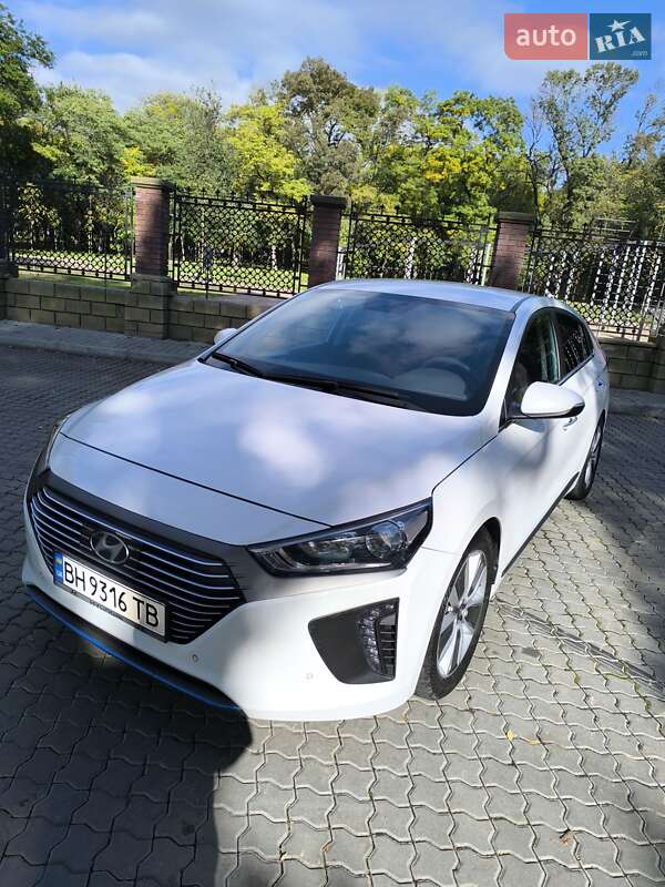 2017 hyundai ioniq