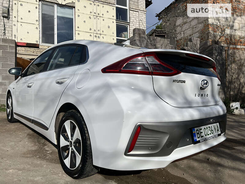 2016 hyundai ioniq