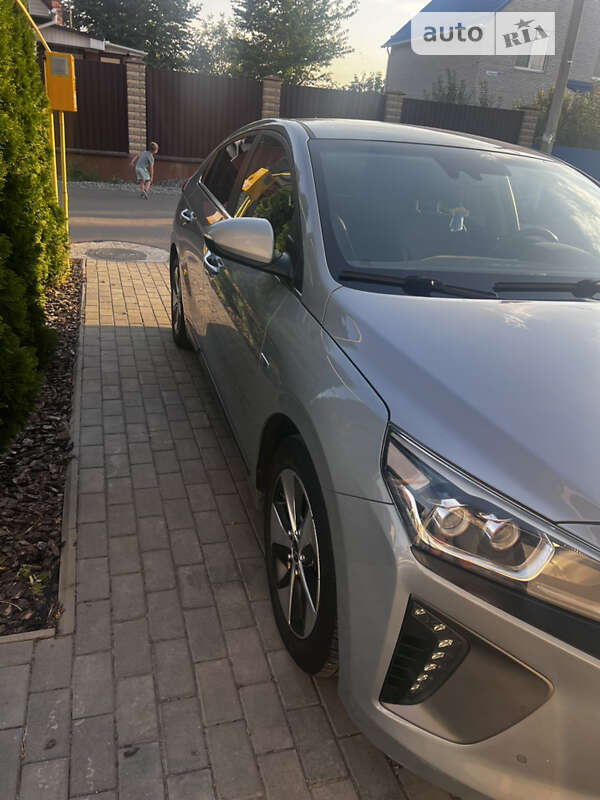 2017 hyundai ioniq