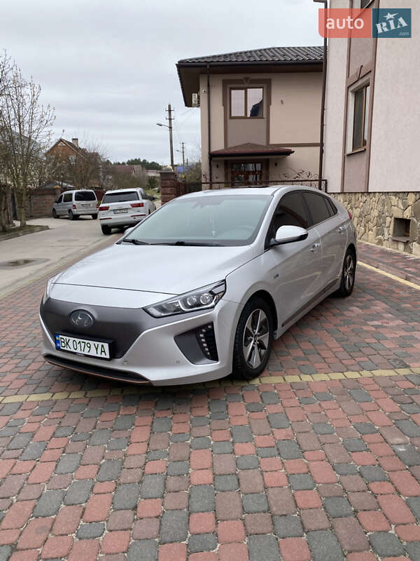 2017 hyundai ioniq