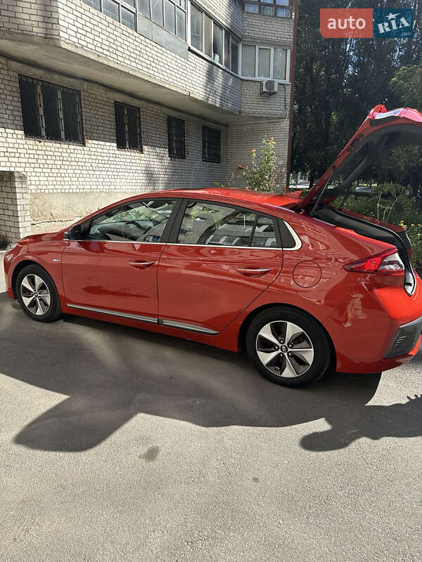 2017 hyundai ioniq
