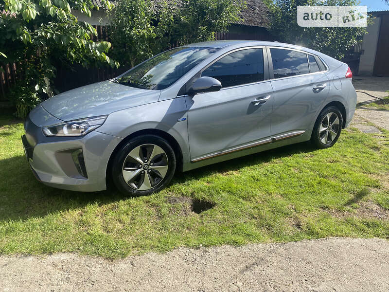 2017 hyundai ioniq